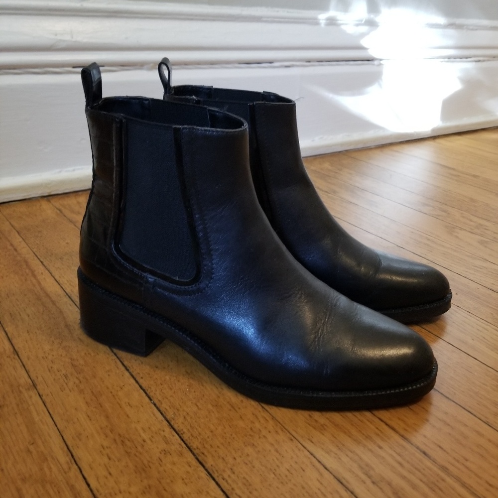 ZARA Chelsea boots